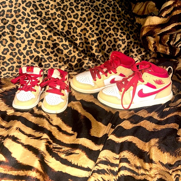 Jordan 1’s toodler and school age - Picture 2 of 3